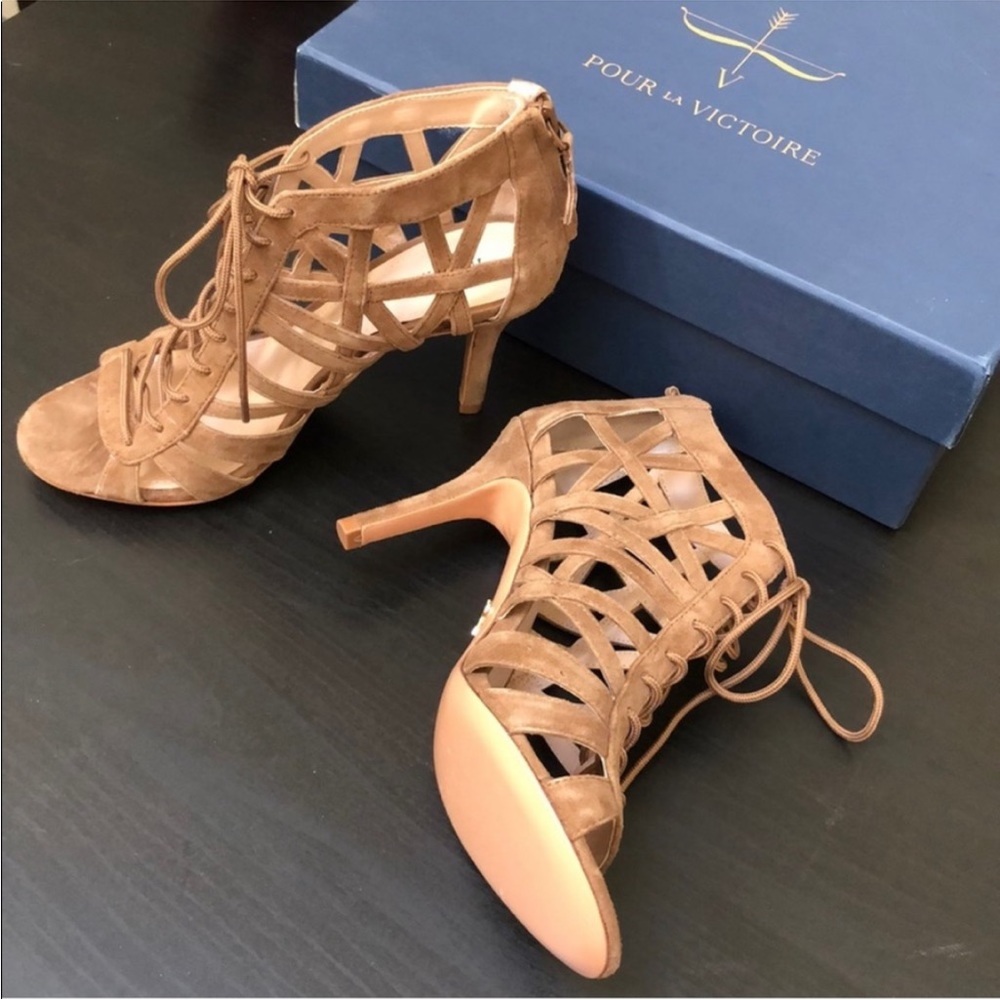 NWT Heels